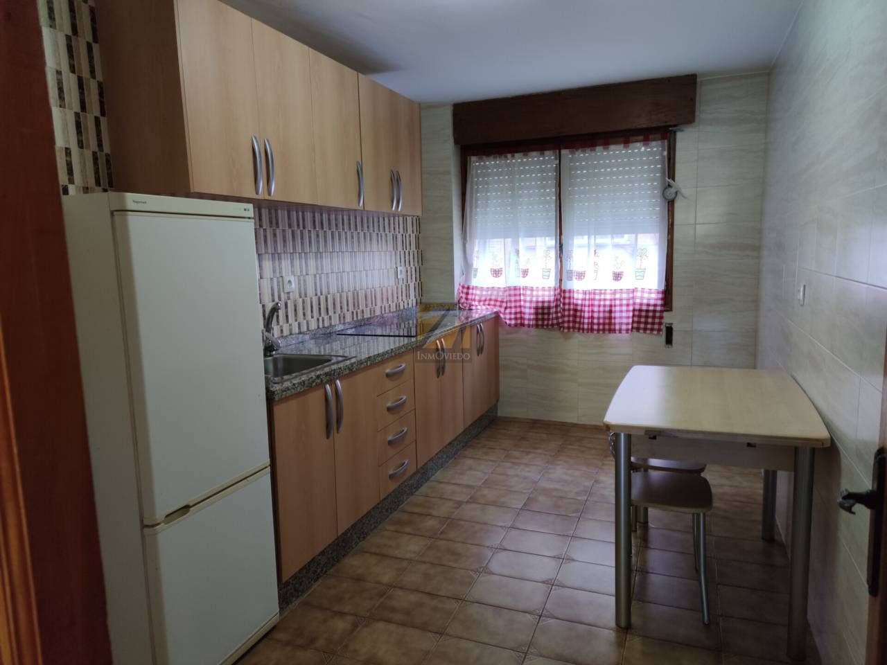 Cuina de Pis en venda en Lena amb Calefacció, Traster i Moblat