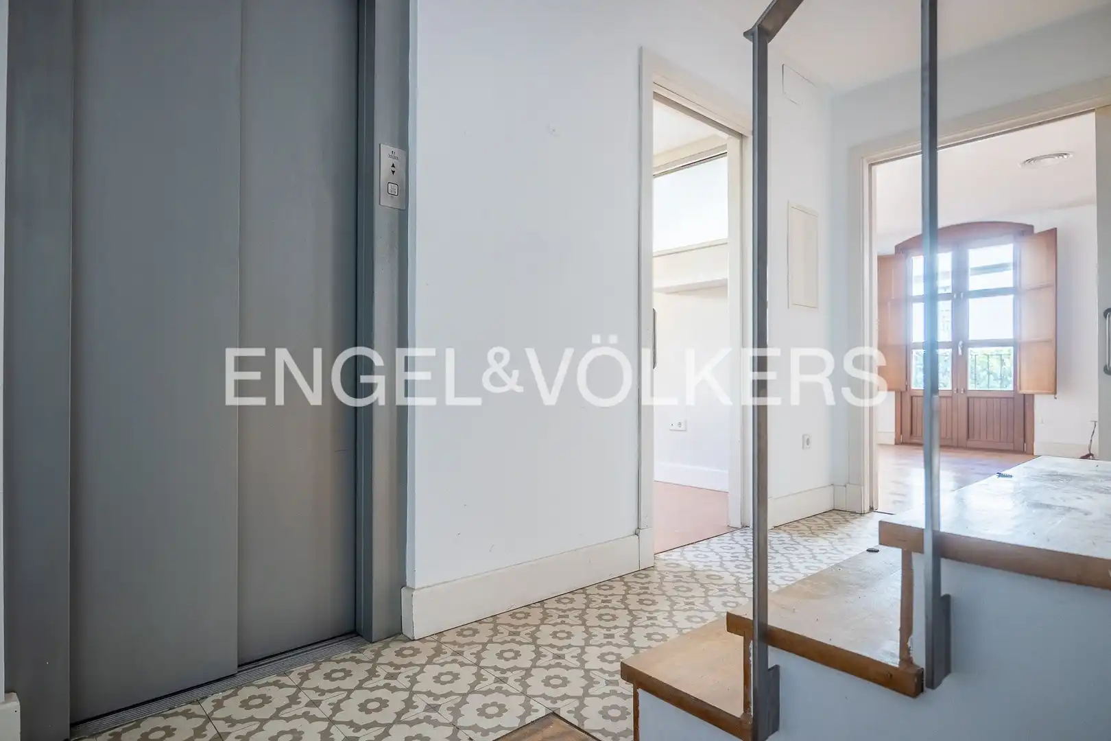 Houses for sale in Sevilla  with Air Conditioner, Heating and Storage room