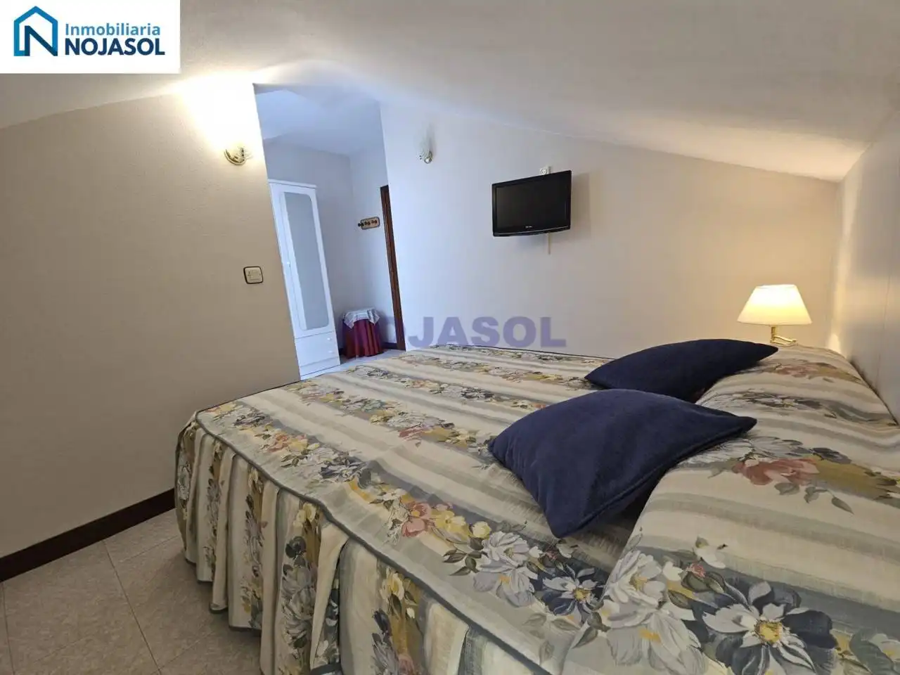 Dormitori de Apartament en venda en Noja amb Calefacció, Terrassa i Moblat