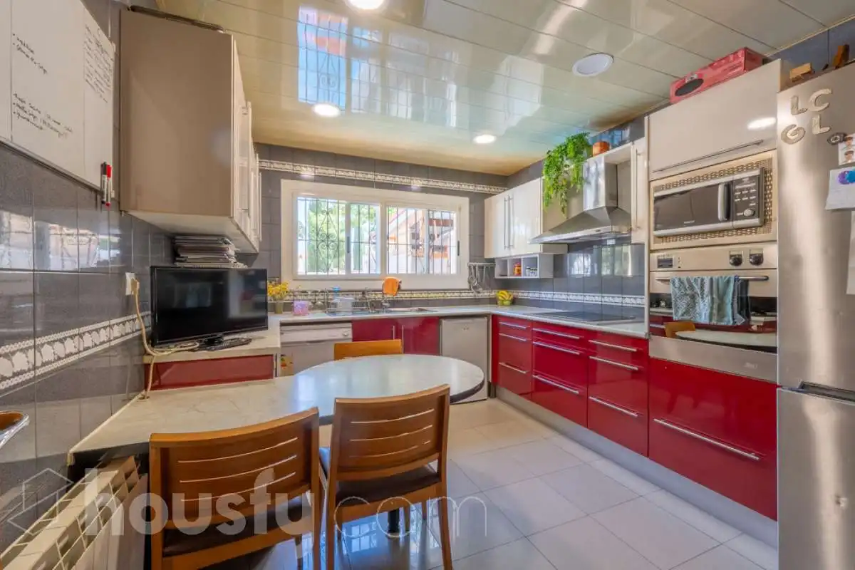 Kitchen of Houses for sale in Sant Pere de Ribes  with Air Conditioner, Heating and Private garden