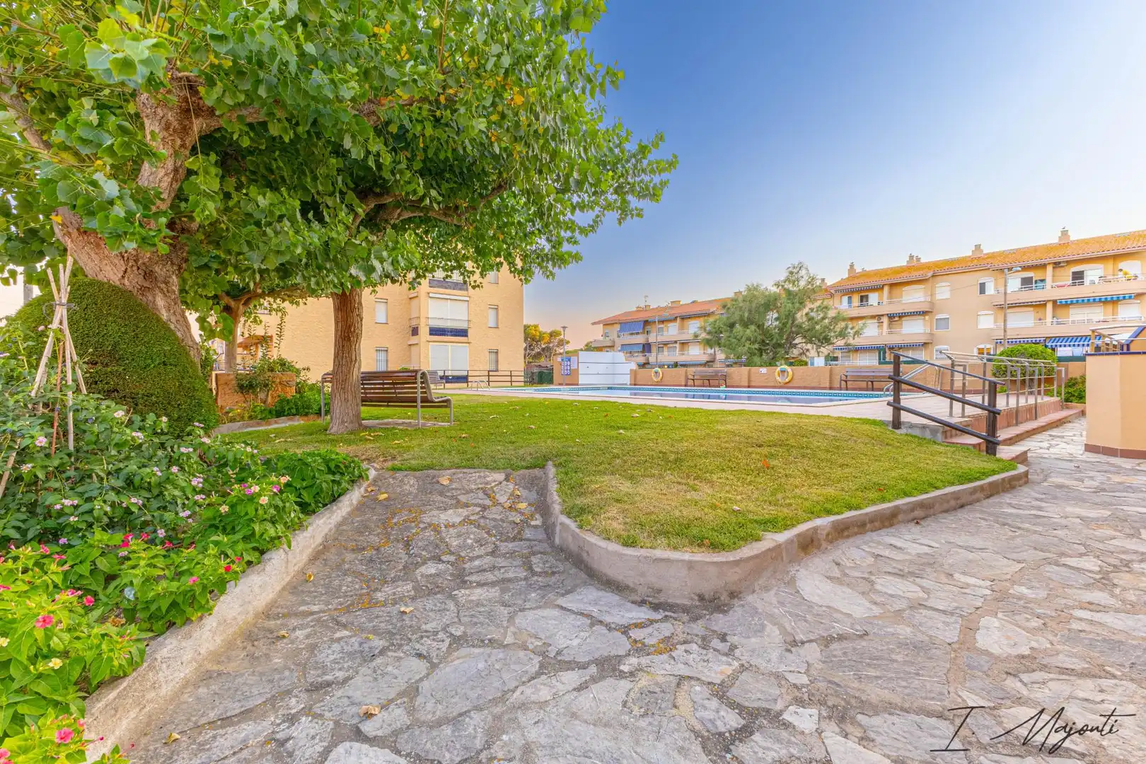 Vista exterior de Apartamento en venta en L'Estartit con Calefacción