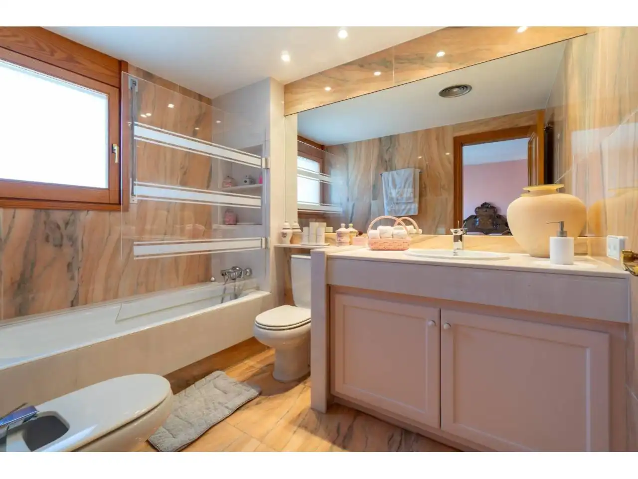 Bathroom of Houses for sale in Banyoles  with Air Conditioner, Heating and Private garden