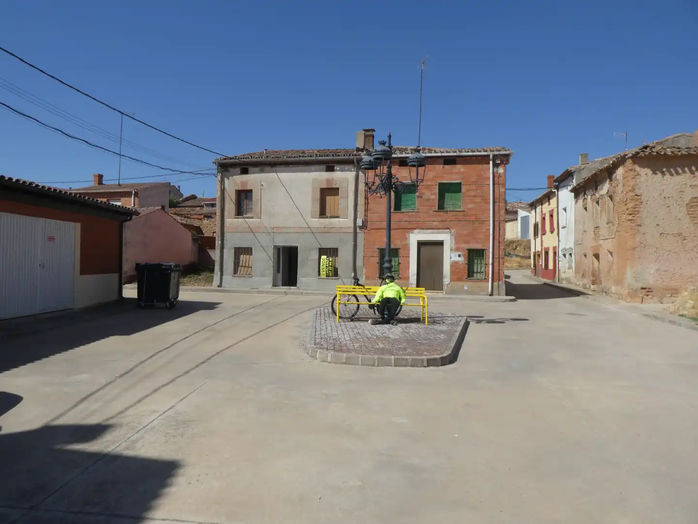 Vista exterior de Casa adosada en venda en Zael amb Jardí privat i Moblat