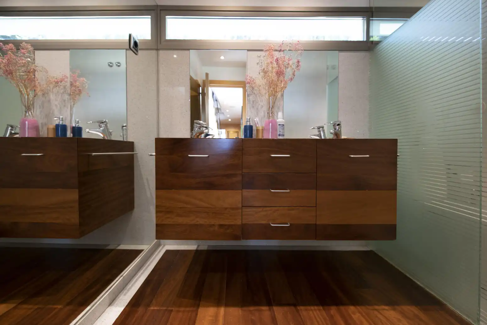 Bathroom of Houses for sale in Castelldefels  with Air Conditioner, Heating and Parquet flooring