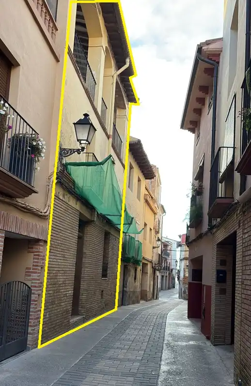Houses for sale in Calle Joaquín Costa, 55, Monzón
