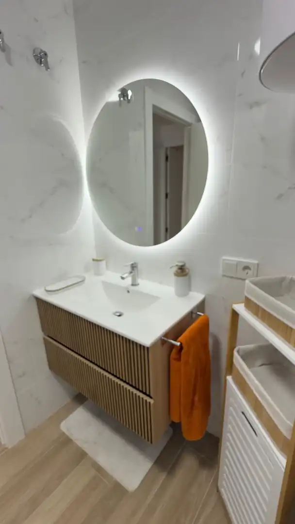 Badezimmer von Wohnung zur Miete in Adra mit Klimaanlage, Heizung und Terrasse