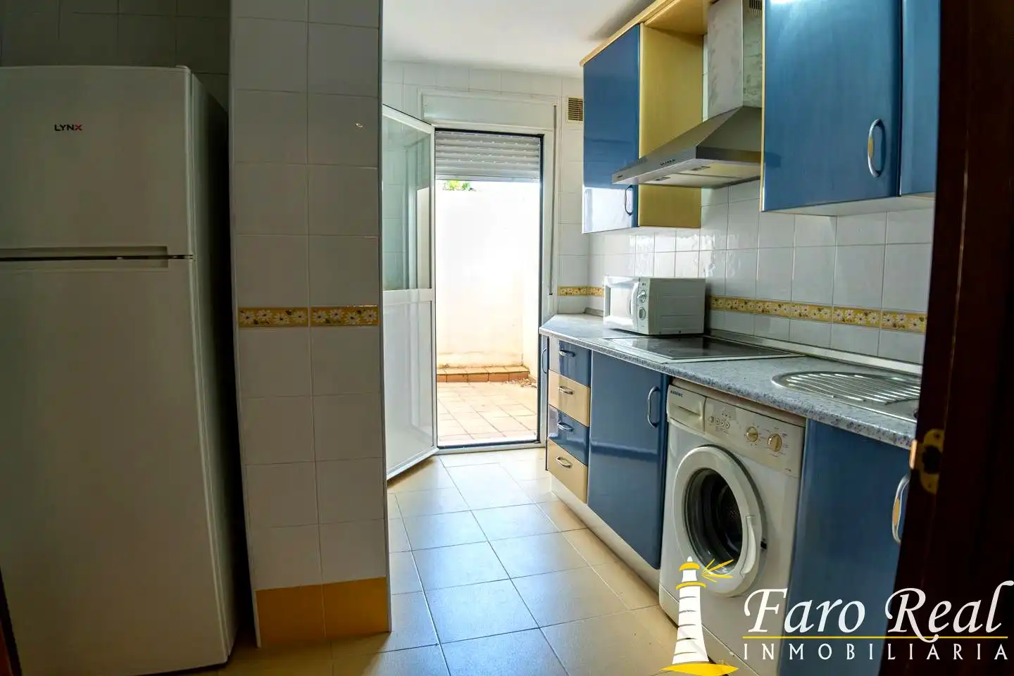 Küche von Erdgeschoss zum Verkauf in Sanlúcar de Barrameda