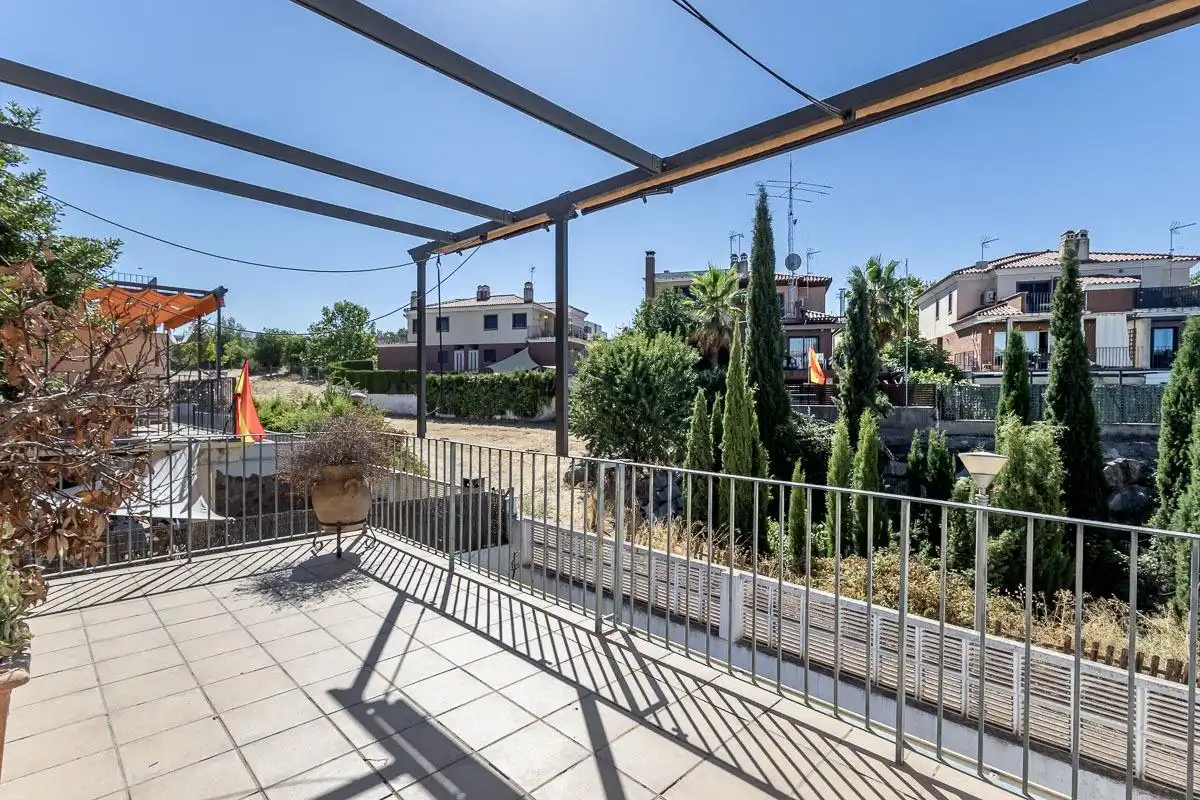 Terraza de Casa o chalet en venta en Albolote con Aire acondicionado, Calefacción y Jardín privado