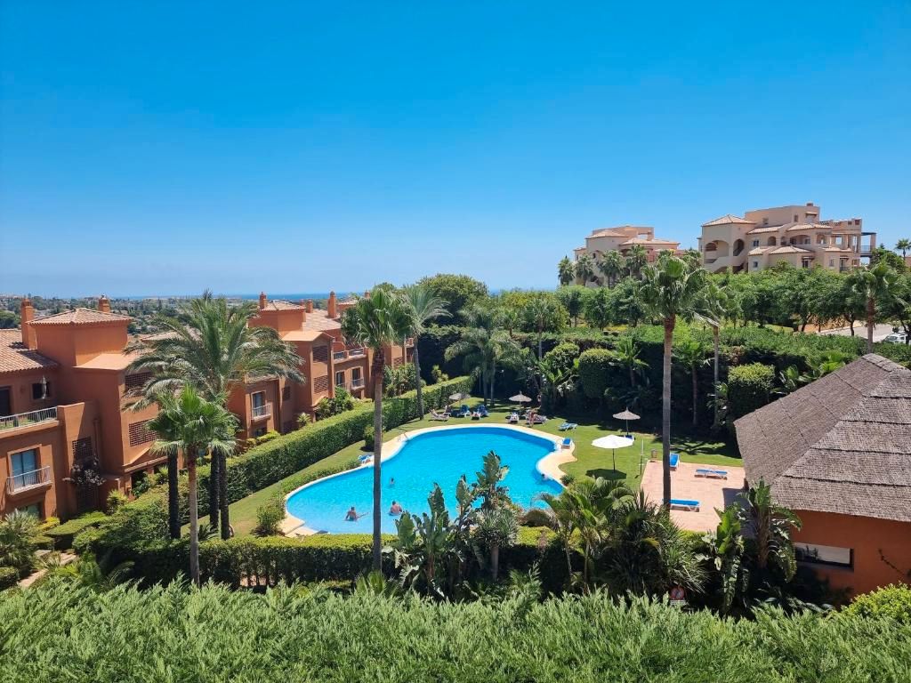 Jardí de Pis en venda en Estepona amb Aire condicionat, Calefacció i Terrassa