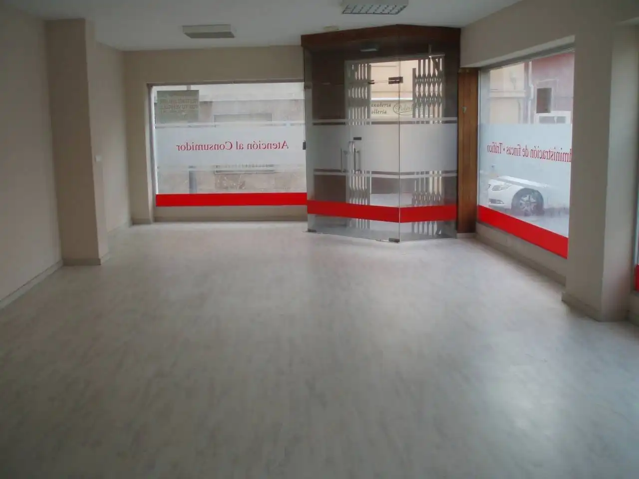 Local commercial à vendre à Calle RAMON Y CAJAL, imagen 2