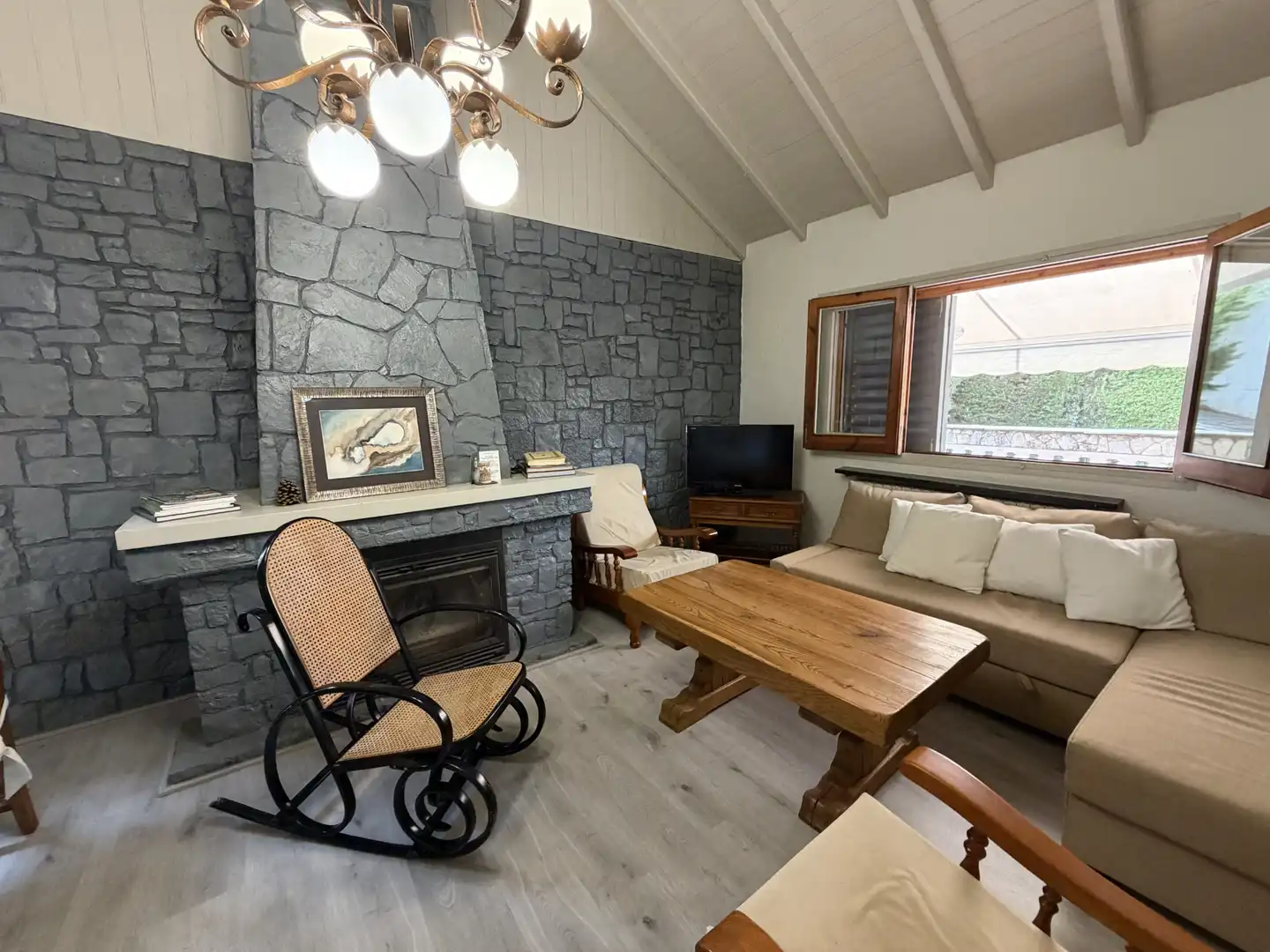 Sala d'estar de Finca rústica en venda en Mediona amb Jardí privat, Parquet i Terrassa