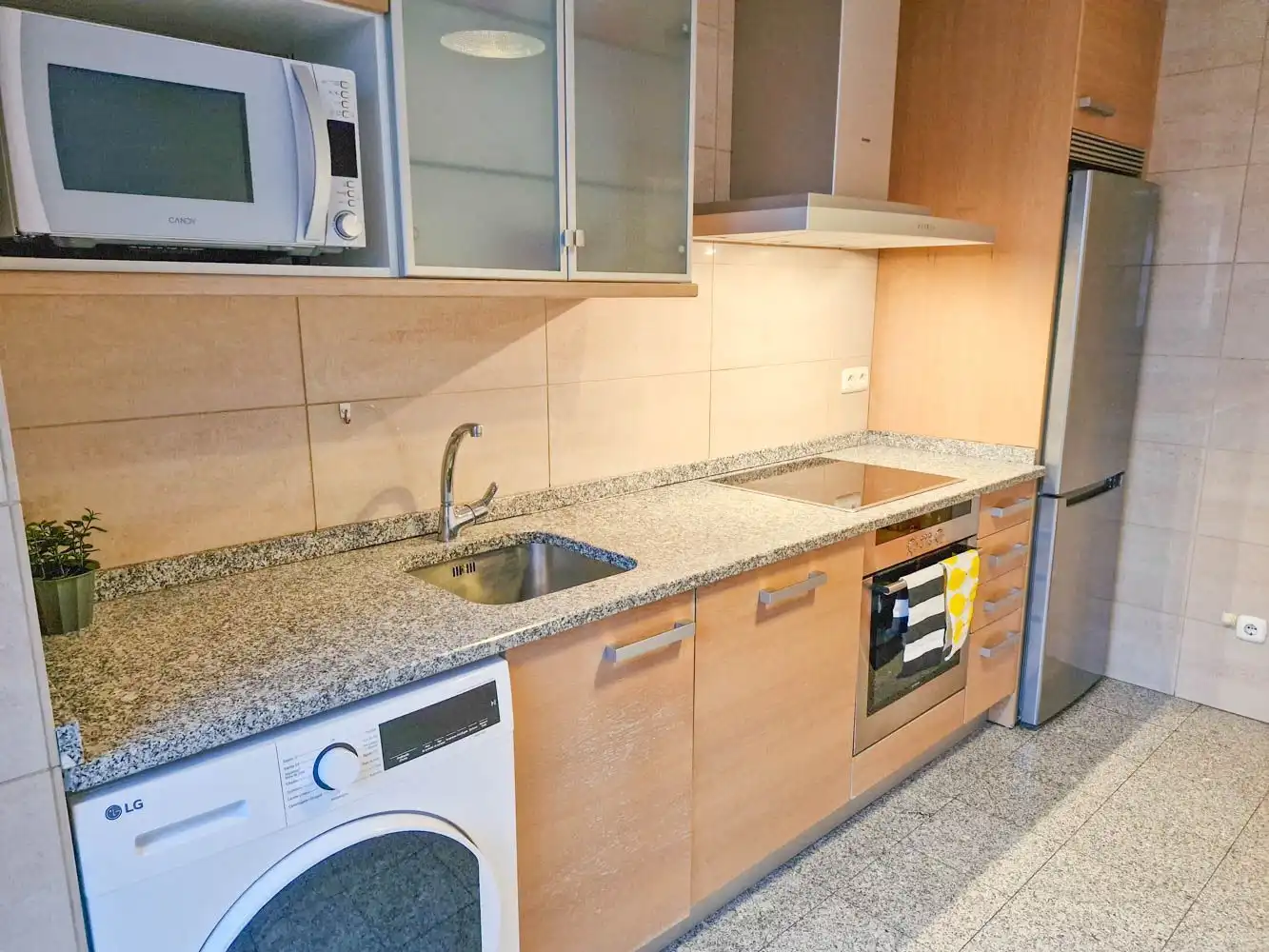 Cuina de Pis de lloguer en Zaragoza amb Aire condicionat, Calefacció i Terrassa