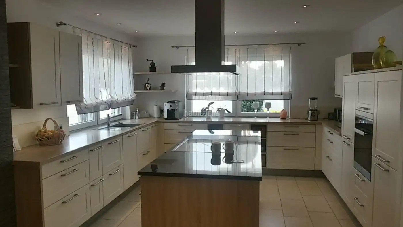 Villa con giardino in vendita a Avinguda de la República Catalana 10, imagen 19