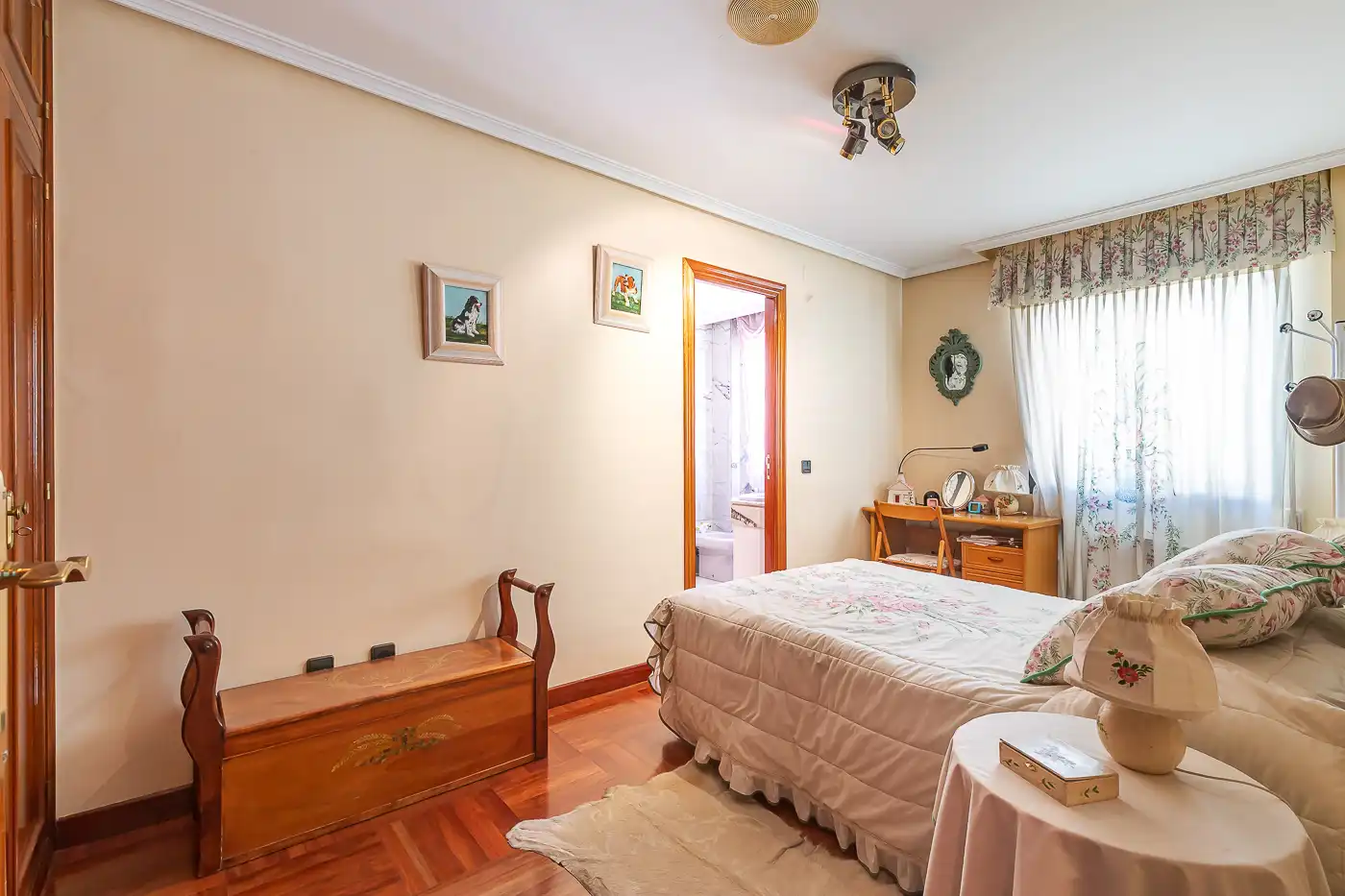 Habitación de Dúplex en venta en Madrid con Calefacción y Terraza