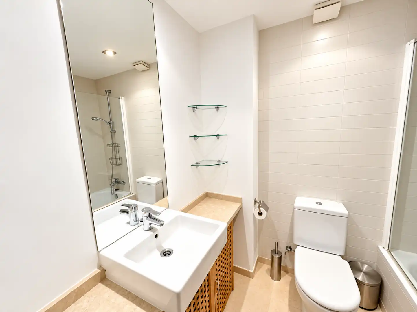 Bathroom of Flat for rent in Colònia de Sant Pere