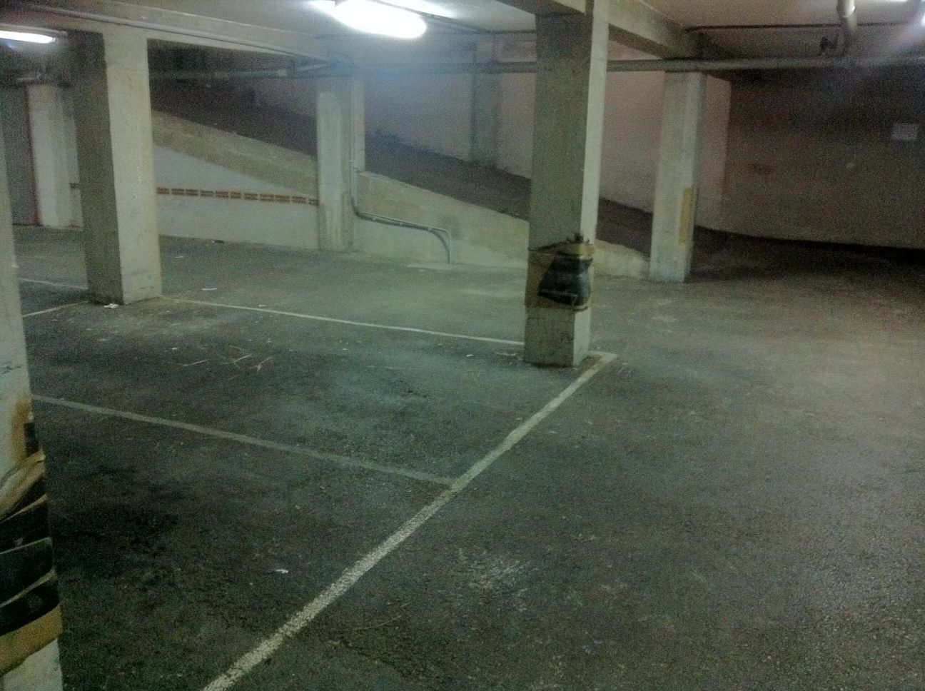 Garage to rent in Calle Ramón del Valle, 1, Parres