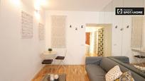 Living room of Flat to rent in  Madrid Capital  with Air Conditioner, Heating and Furnished