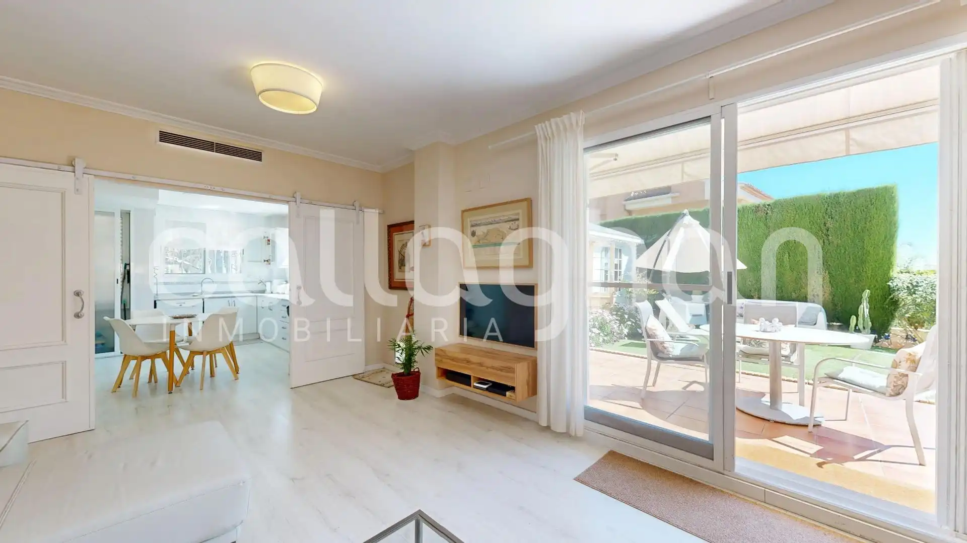 Garden of Ground floor for sale in Valencia  with Air Conditioner, Private garden and Storage room