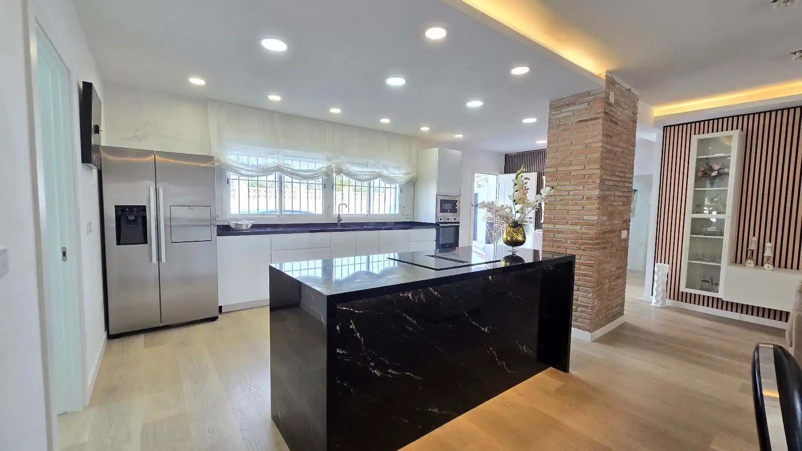 Cuina de Casa o xalet en venda en Torremolinos amb Aire condicionat, Terrassa i Traster