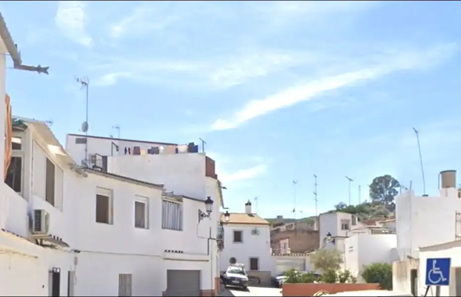 Adossat en venda a TRIANA