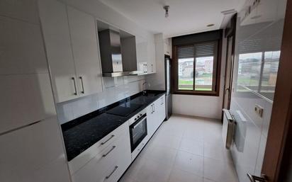 Kitchen of Flat to rent in Ourense Capital   with Heating, Parquet flooring and Oven