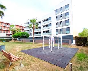 Vista exterior de Pis en venda en Vilafranca del Penedès amb Piscina i Balcó