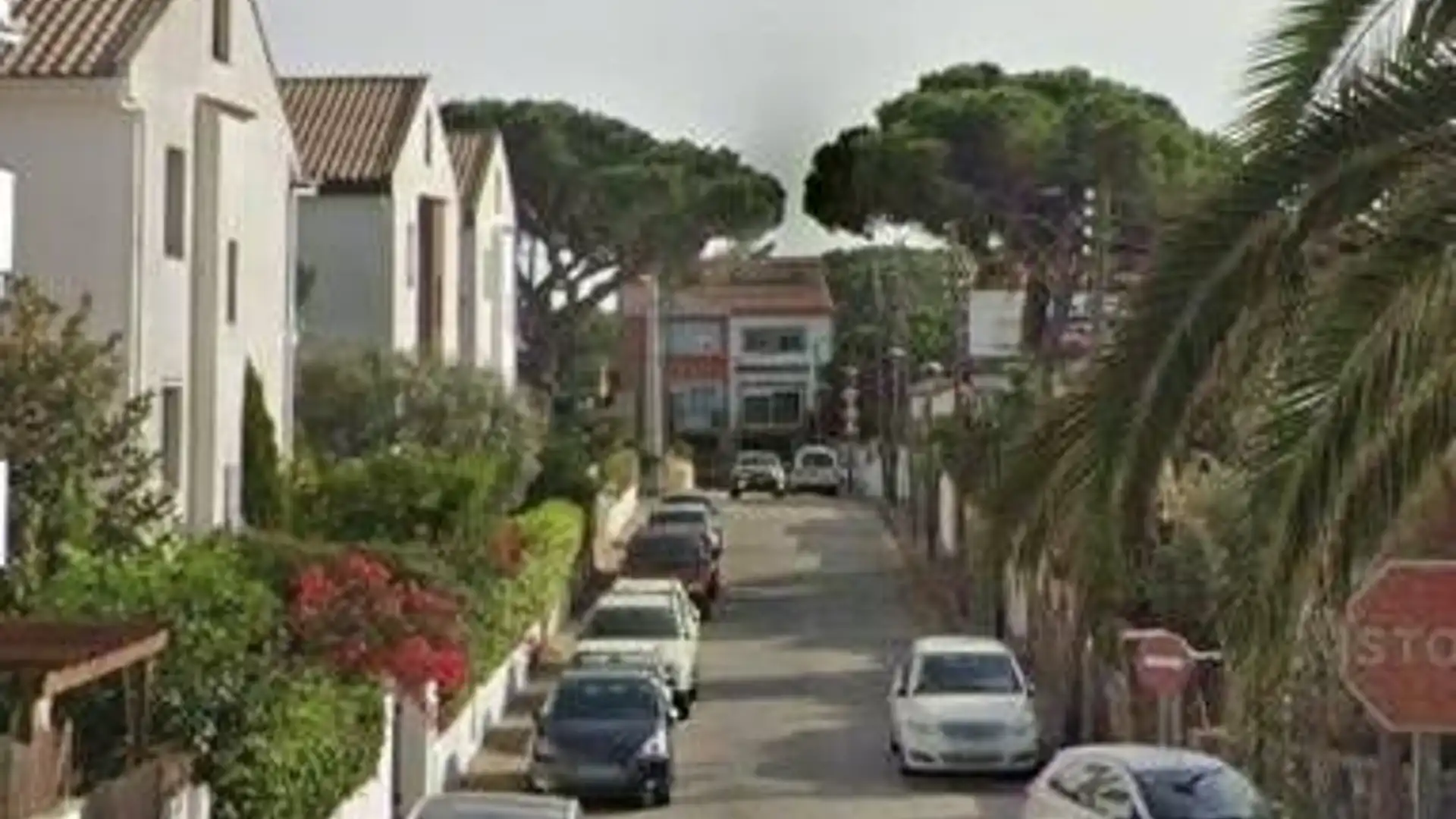 Außenansicht von Einfamilien-Reihenhaus zum Verkauf in Arenys de Mar mit Privatgarten und Gemeinschaftspool