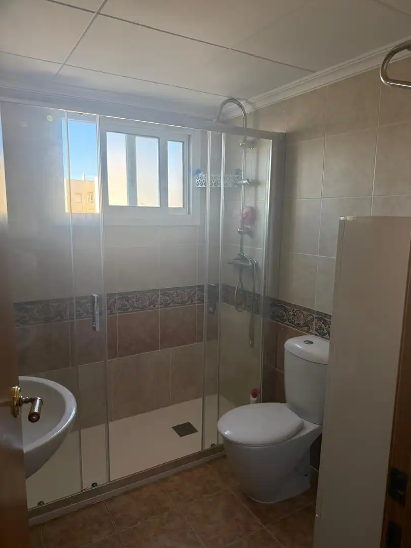 Bathroom of Flat for rent in Alicante / Alacant