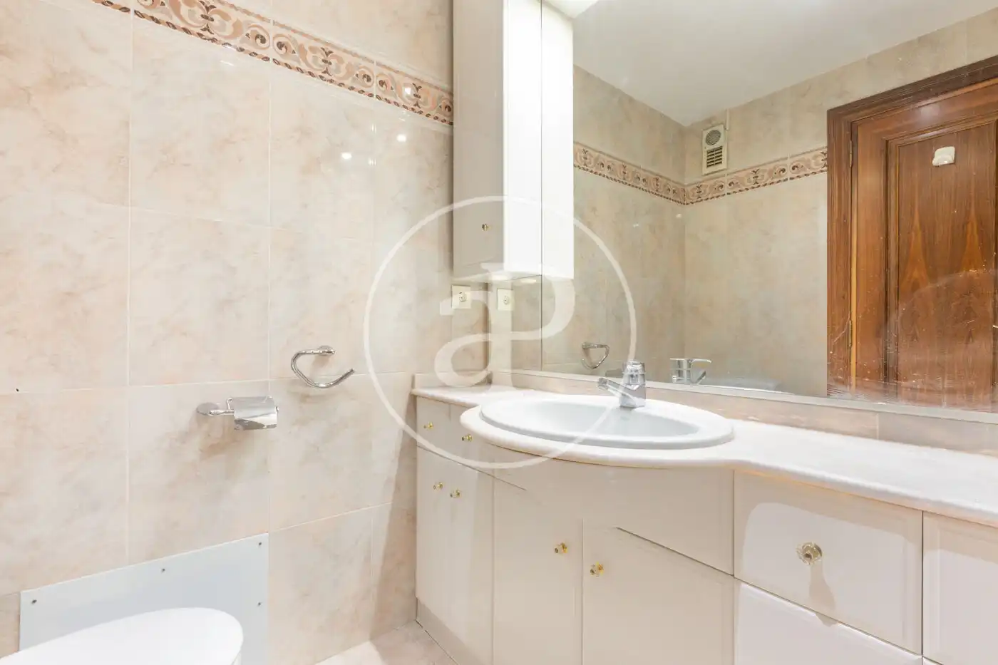 Baño de Piso en venta en Valencia con Aire acondicionado, Calefacción y Terraza