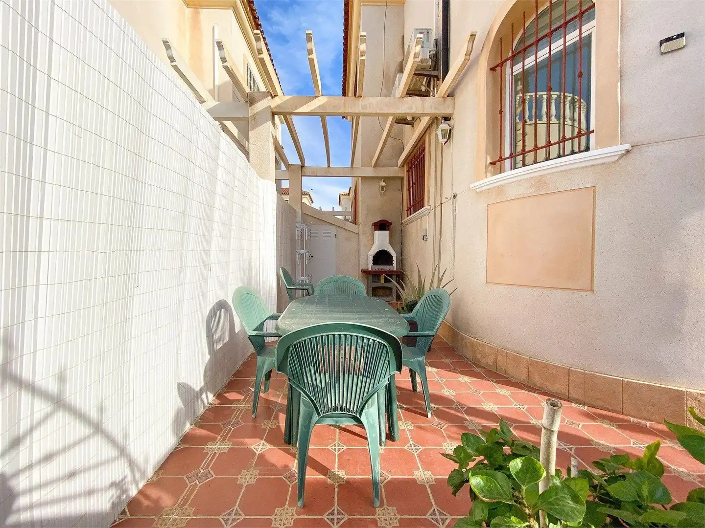 Adossat amb piscina en venda a Calle gotzone mora, imagen 11