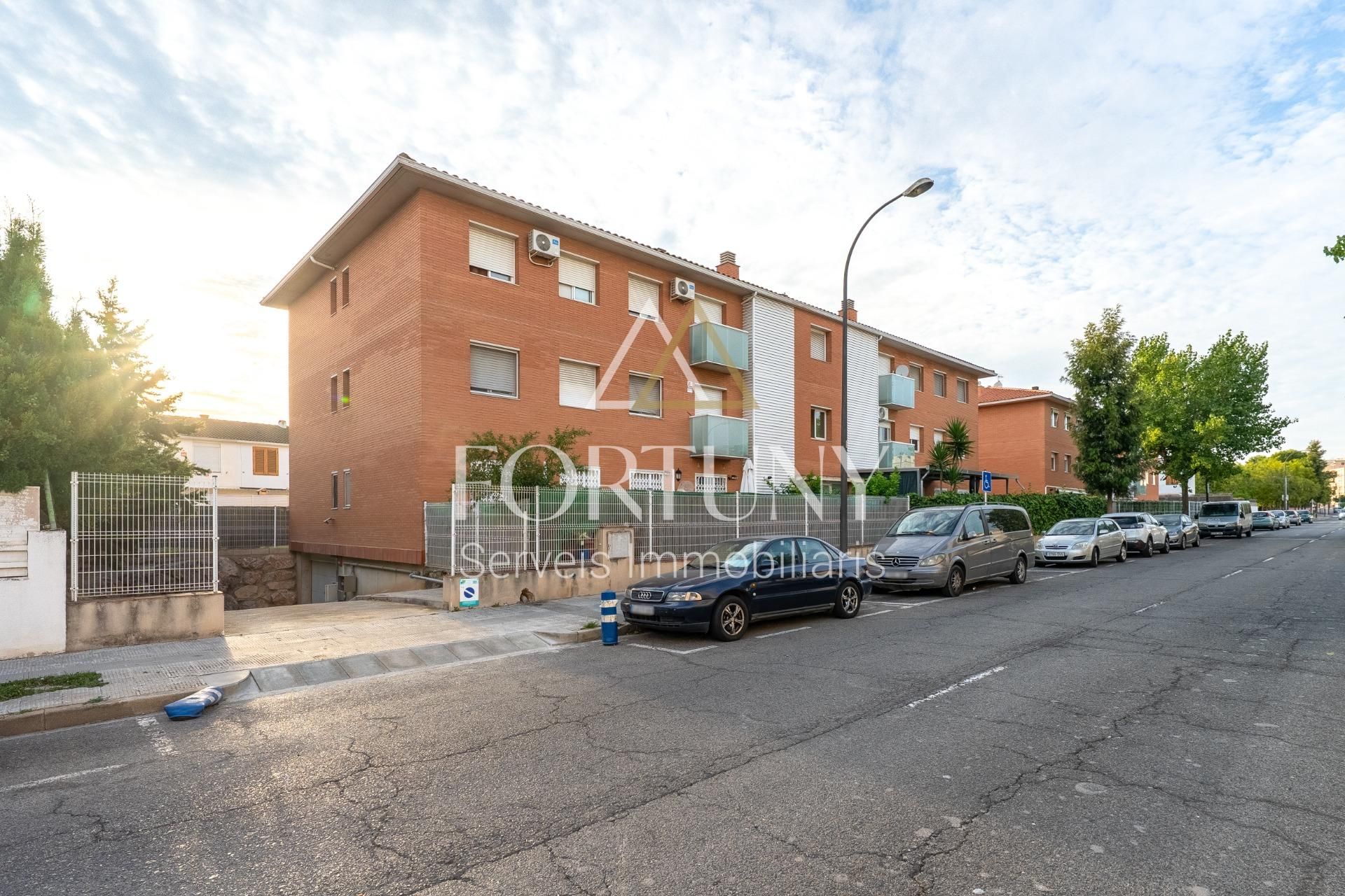 Exterior view of Flat for sale in Reus  with Air Conditioner, Heating and Storage room