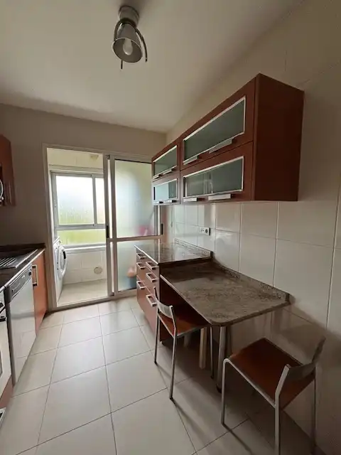 Cuina de Pis de lloguer en Narón amb Calefacció, Parquet i Moblat