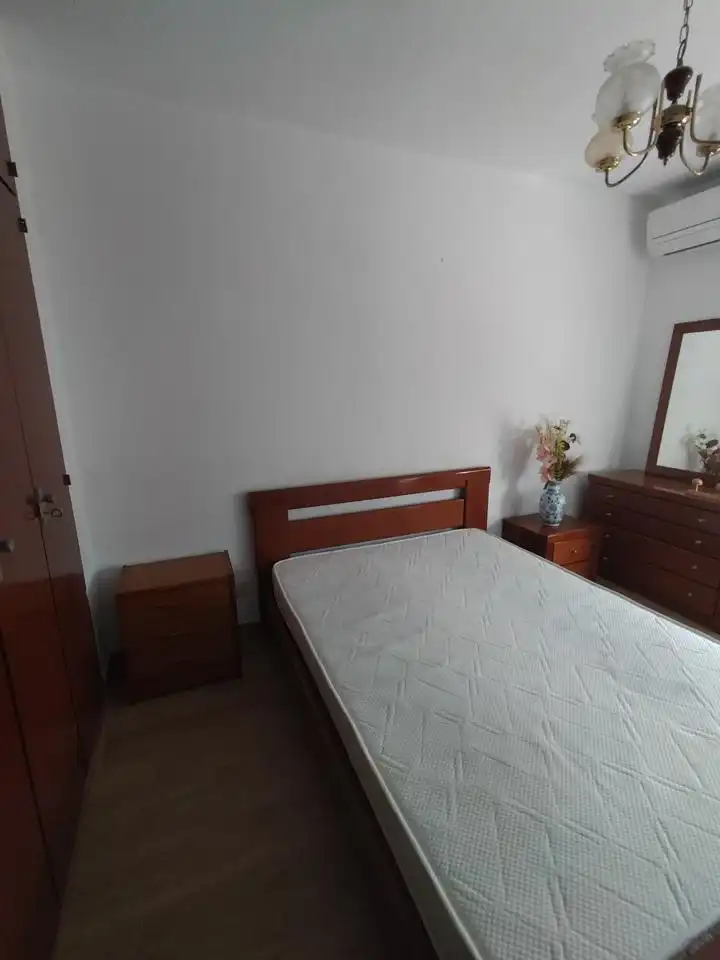 Schlafzimmer von Wohnung zur Miete in Madrid mit Klimaanlage, Terrasse und Möbliert
