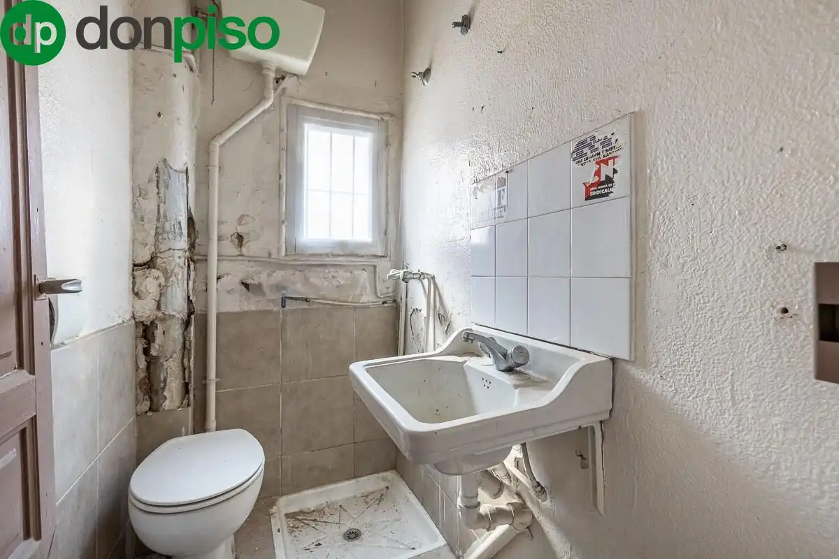 Bathroom of Houses for sale in Granada  with Terrace and Balcony