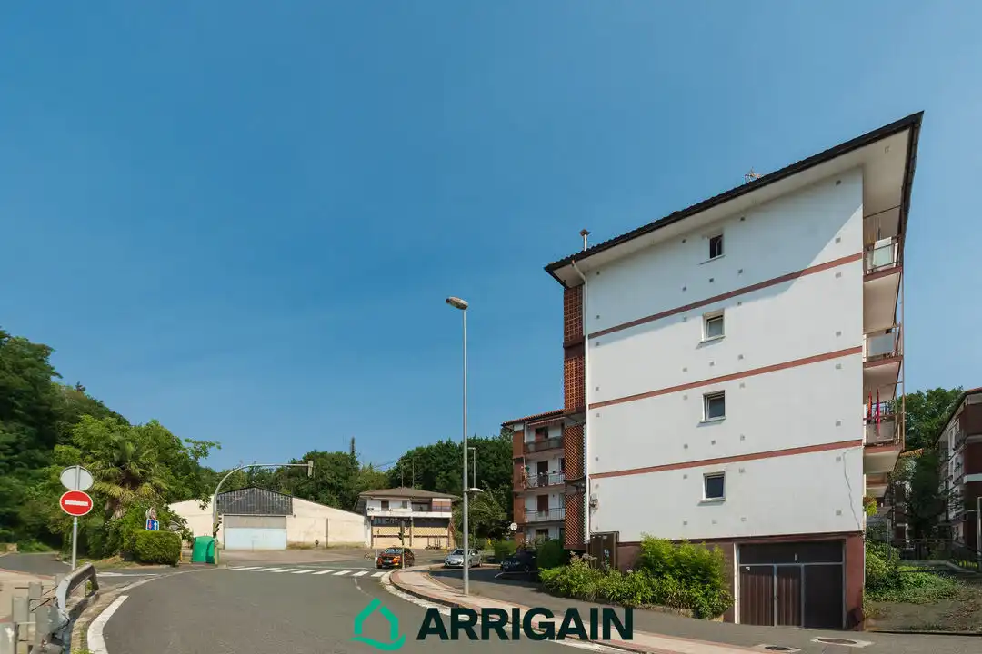 Außenansicht von Wohnung zum Verkauf in Hernani mit Heizung, Terrasse und Alarm