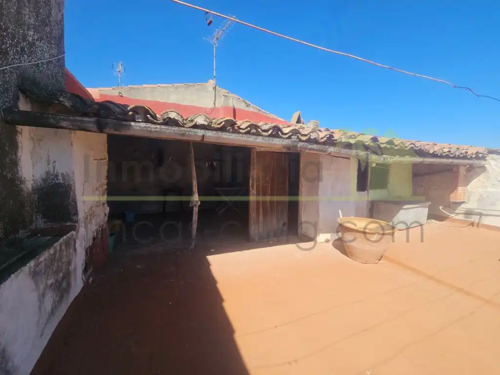 Vista exterior de Casa o xalet en venda en Càlig amb Terrassa i Balcó