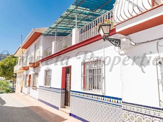 Casa adosada en venda a Torrox Pueblo
