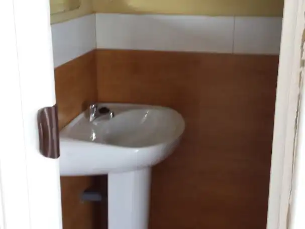 Baño de Local en venta en Sevilla