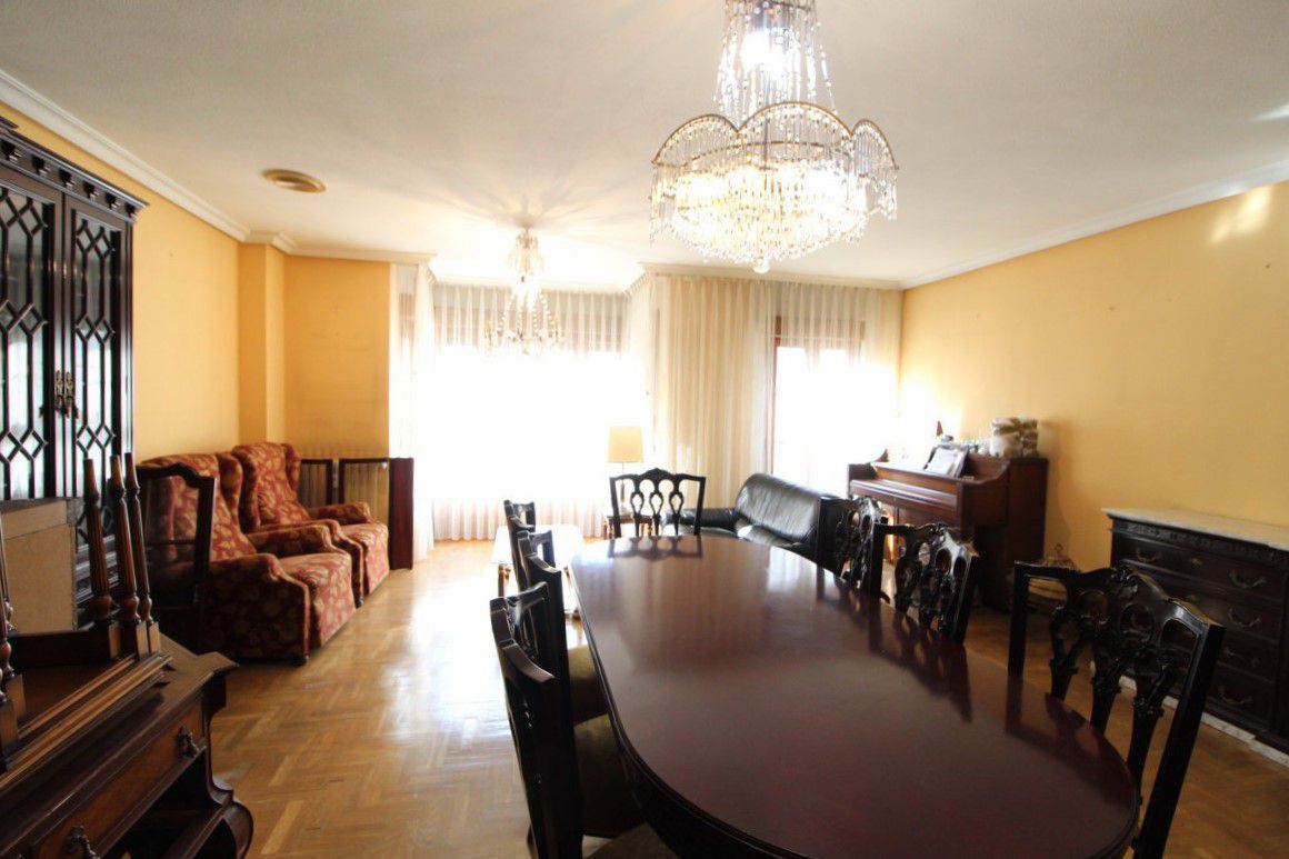 Menjador de Pis en venda en Cangas del Narcea amb Calefacció