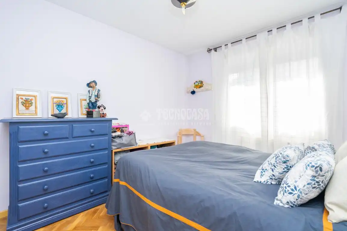 Habitación de Casa adosada en venta en Colmenar Viejo con Aire acondicionado, Jardín privado y Terraza