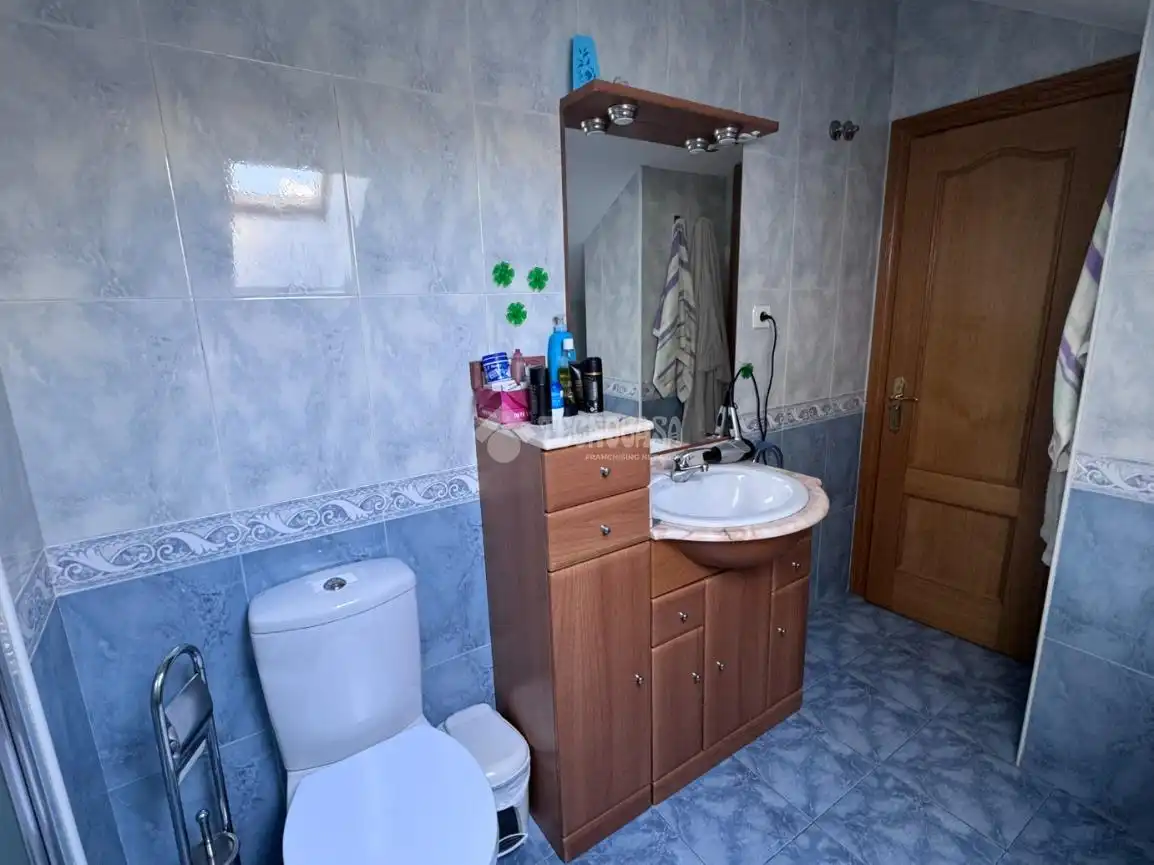 Badezimmer von Wohnung zum Verkauf in Villaquilambre mit Heizung und Abstellraum