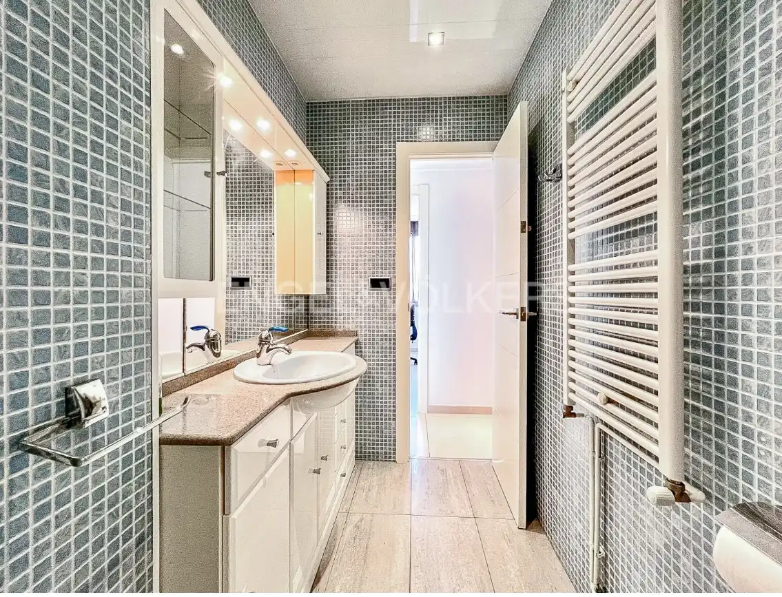 Baño de Ático en venta en Barcelona con Aire acondicionado, Calefacción y Amueblado
