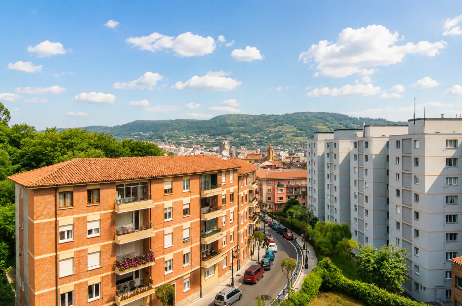 Vista exterior de Piso en venta en Oviedo  con Calefacción y Parquet