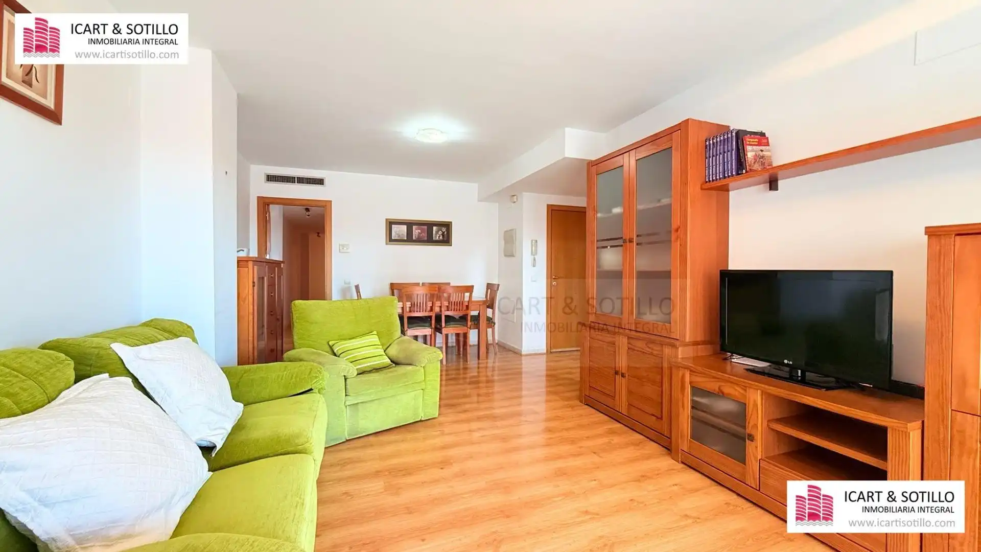 Sala d'estar de Pis en venda en Vinaròs amb Aire condicionat, Calefacció i Parquet