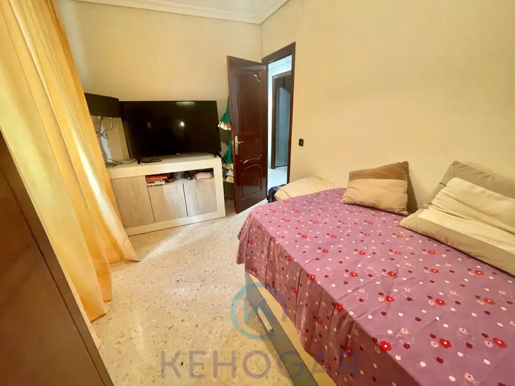 Bedroom of Flat for sale in Dos Hermanas