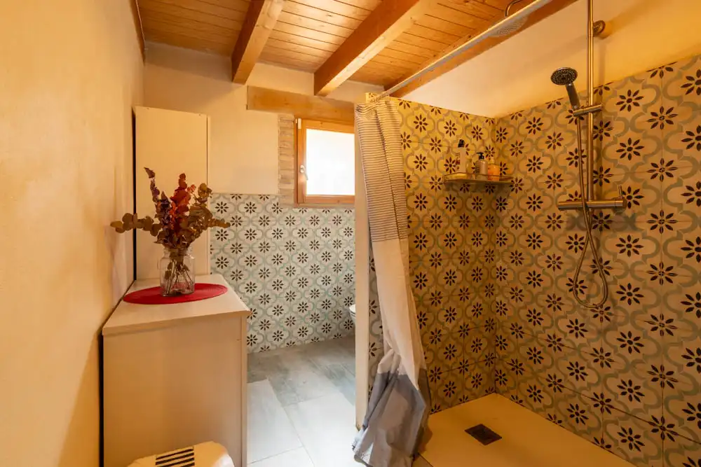 Baño de Finca rústica en venta en Aldover con Jardín privado, Terraza y Amueblado