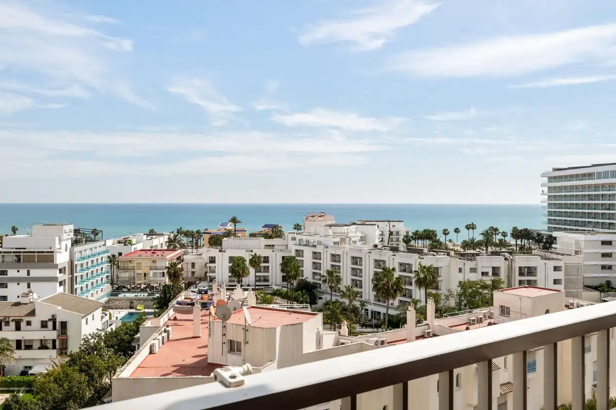 Vista exterior de Apartamento en venta en Torremolinos con Aire acondicionado, Terraza y Piscina comunitaria