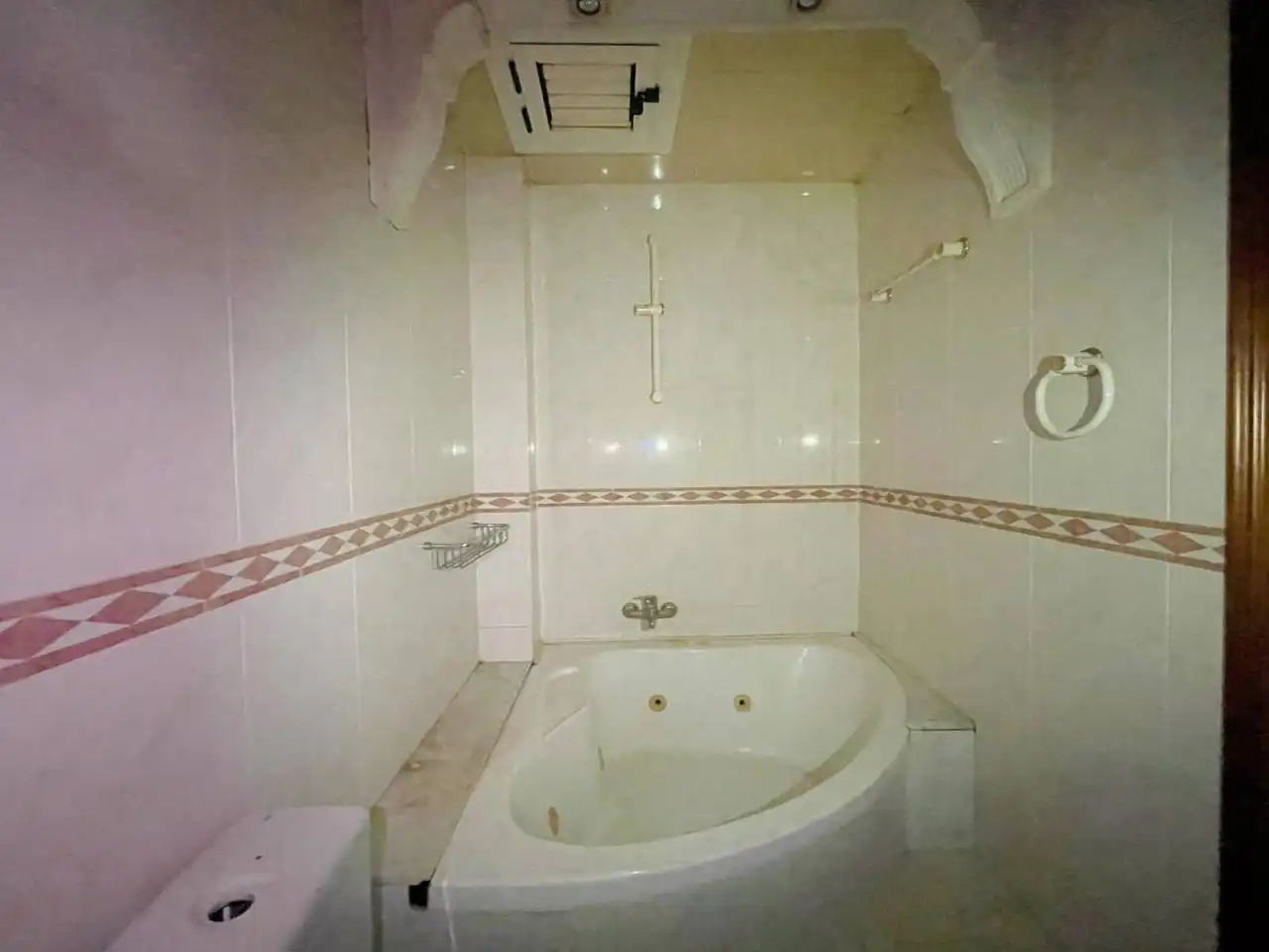 Badezimmer von Wohnung zum Verkauf in Cerdanyola del Vallès mit Heizung und Balkon