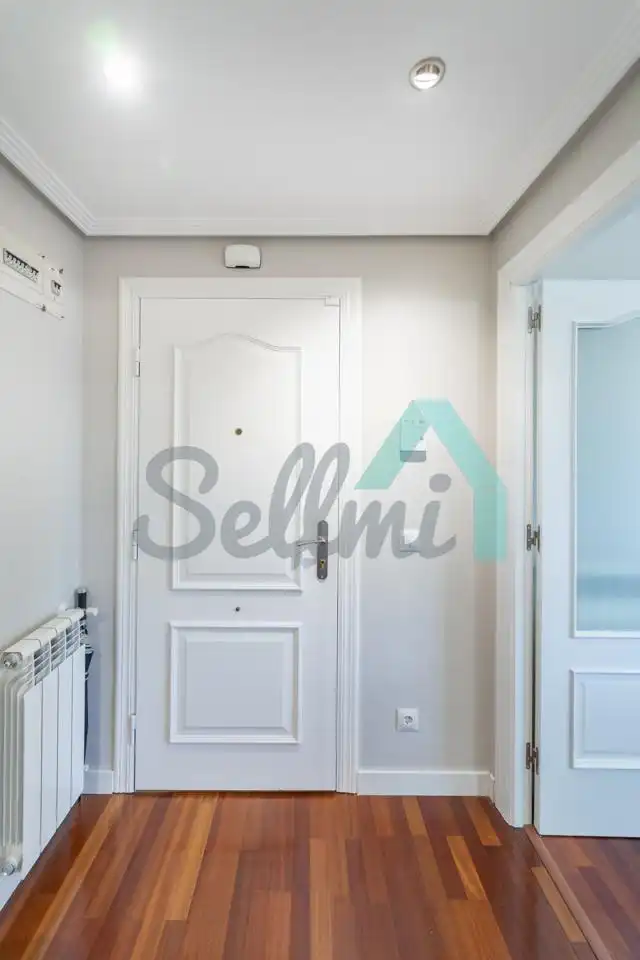 Ático en venta en Oviedo  con Calefacción, Parquet y Terraza