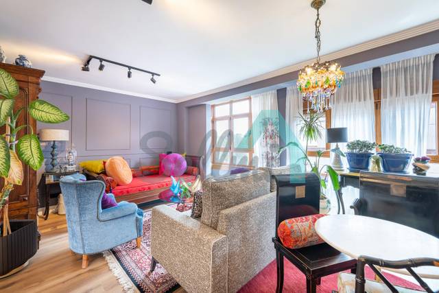 Piso en Venta en De Campomanes en Fontán